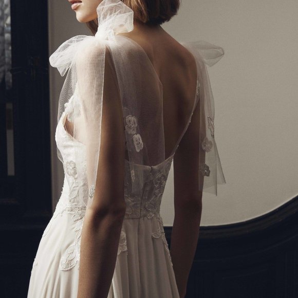 M. Evans Wedding Dress - Picture 1 of 14